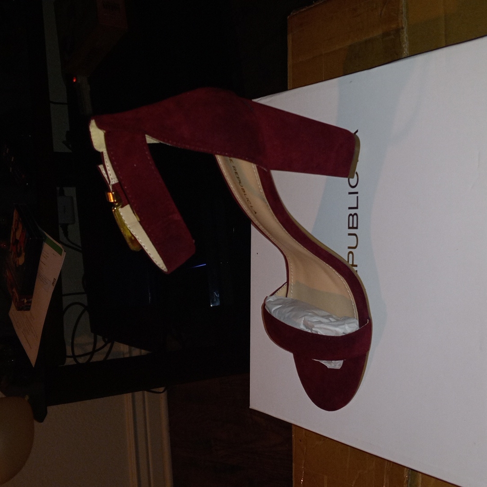 Wine colored sandal heel